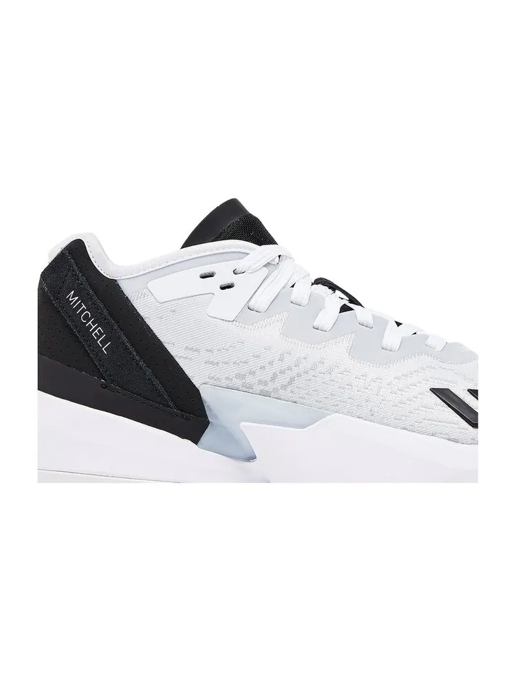 Кроссовки Adidas D.O.N. Issue #4 — изображение 2 из 4, белый