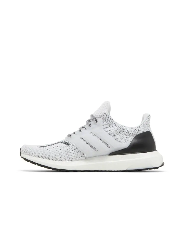 Кроссовки Adidas Wmns UltraBoost 5 DNA — изображение 3 из 4, белый