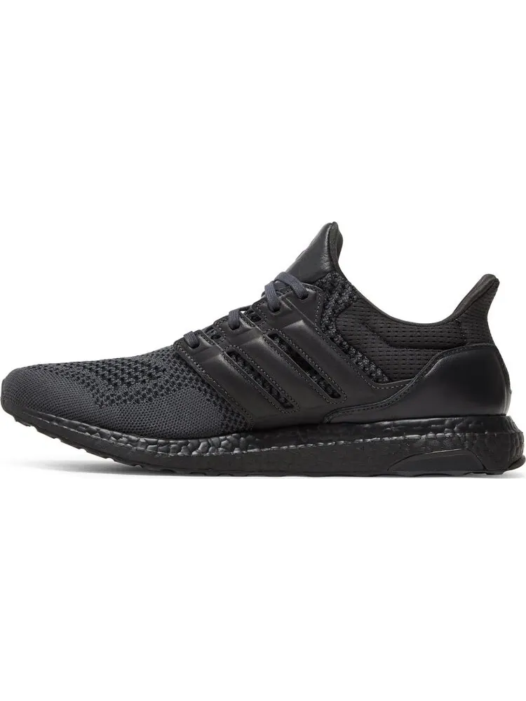 Кроссовки UltraBoost 1.0 DNA 'Carbon' — изображение 3 из 4, черный
