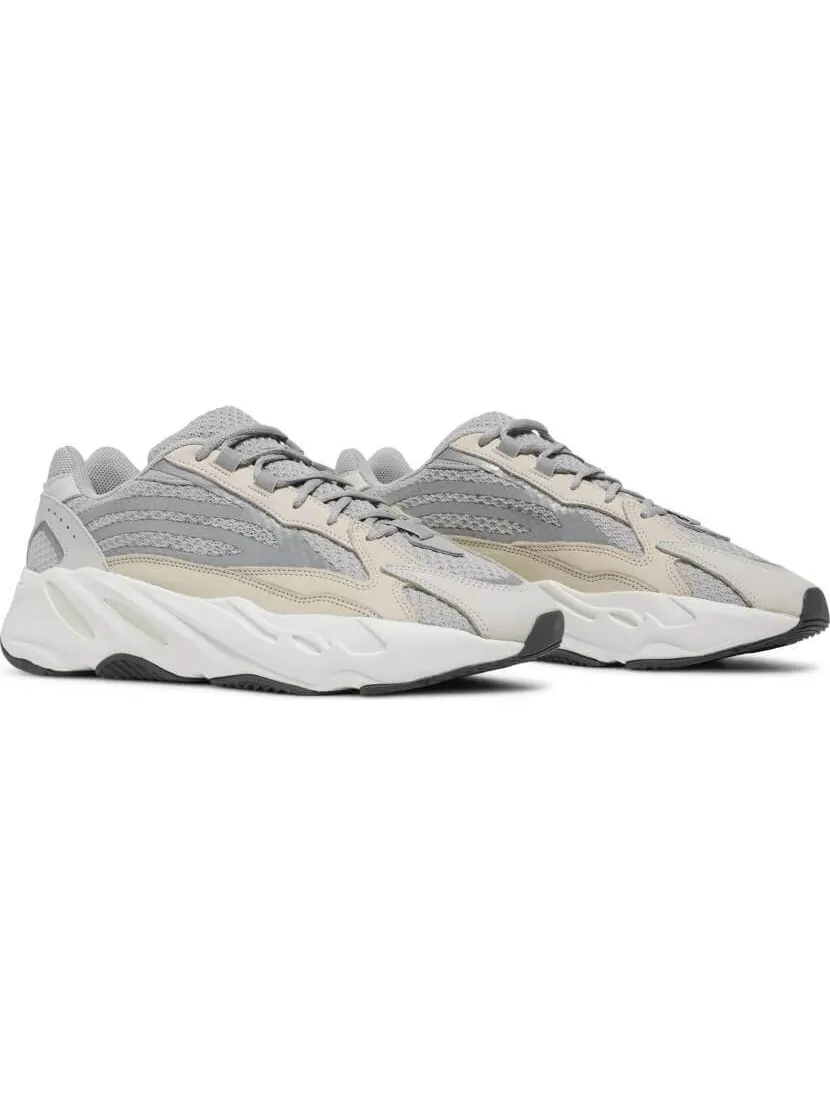 Кроссовки Yeezy Boost 700 V2 Cream — изображение 5 из 9, бежевый