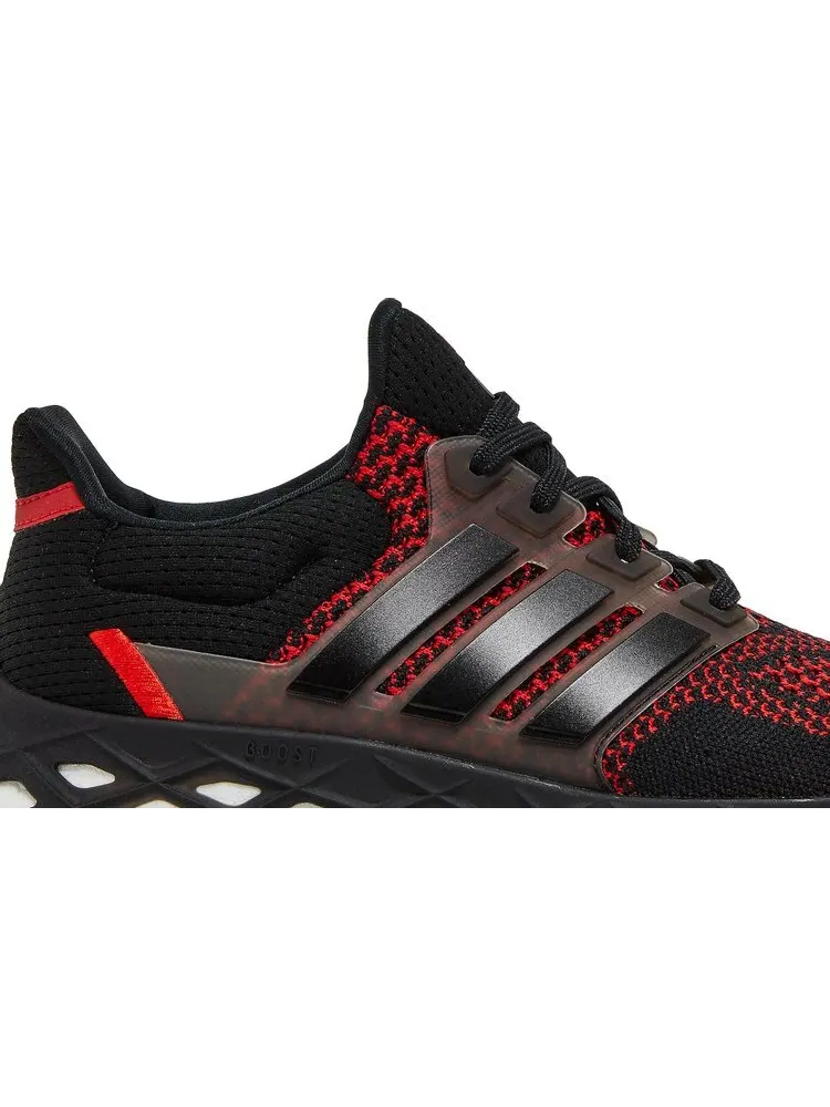 Кроссовки Adidas UltraBoost Web DNA 'Black Vivid Red' — изображение 2 из 8, черный