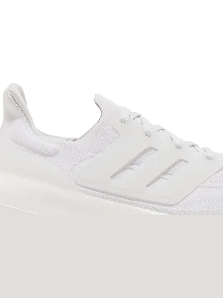 Кроссовки Adidas UltraBoost Light — изображение 2 из 8, белый