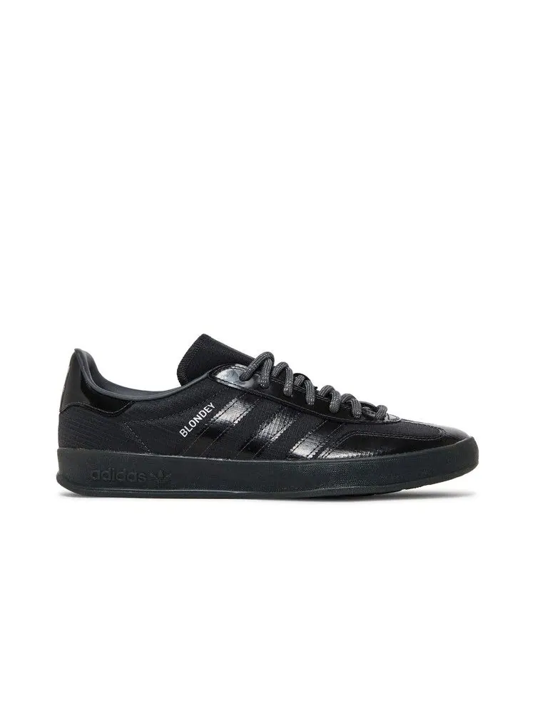 Кроссовки adidas Blondey McCoy x Gazelle Indoor 'Grey Carbon' — изображение 2 из 9, серый/серый