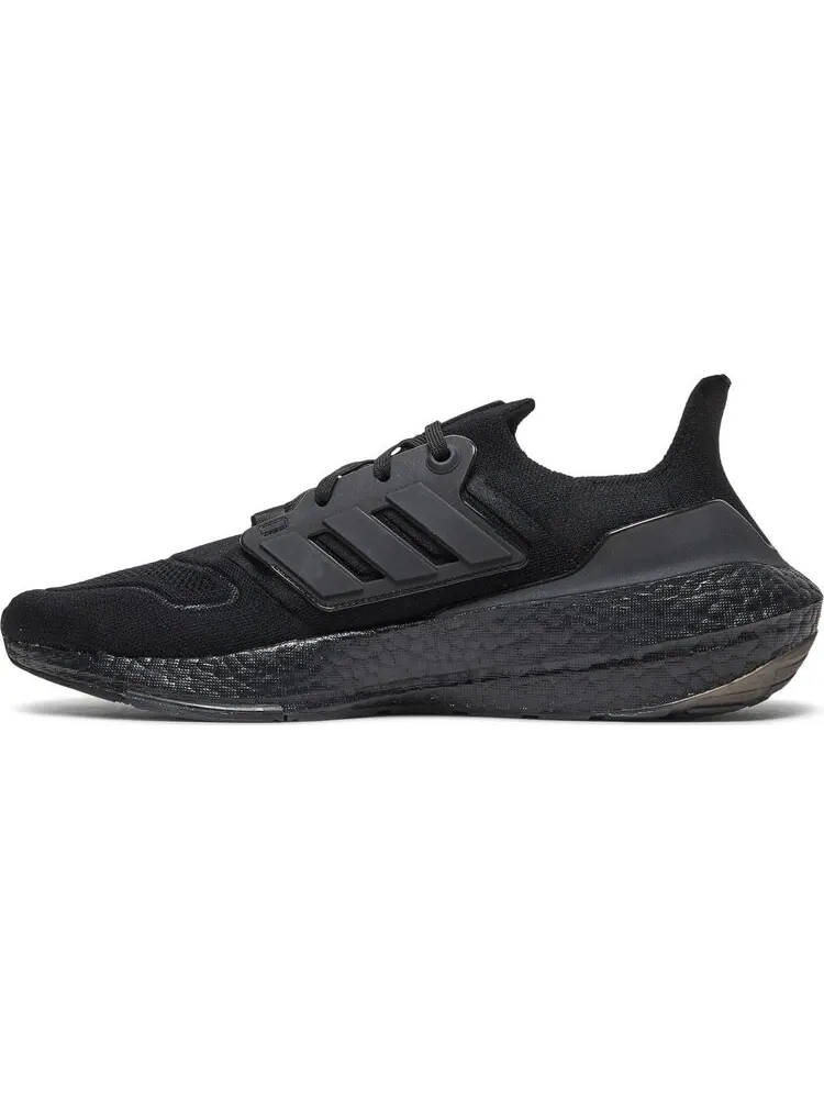 Кроссовки Adidas UltraBoost 22 'Triple Black' — изображение 3 из 8, черный