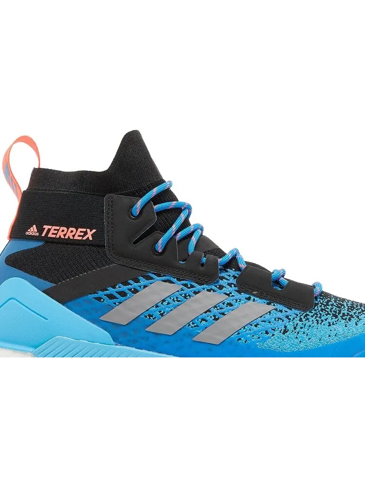 Ботинки Adidas Terrex Free Hiker Primeblue 'Black Blue Rush' — изображение 2 из 8, синий