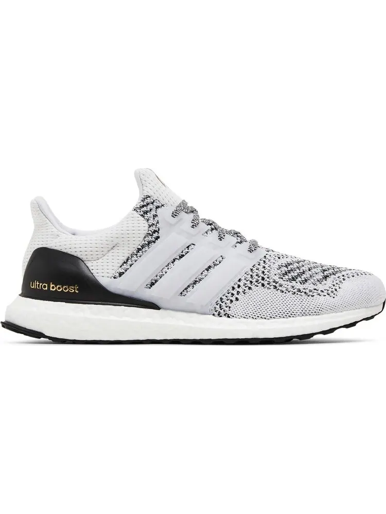 Кроссовки Adidas UltraBoost 1.0 DNA — изображение 1 из 8, белый