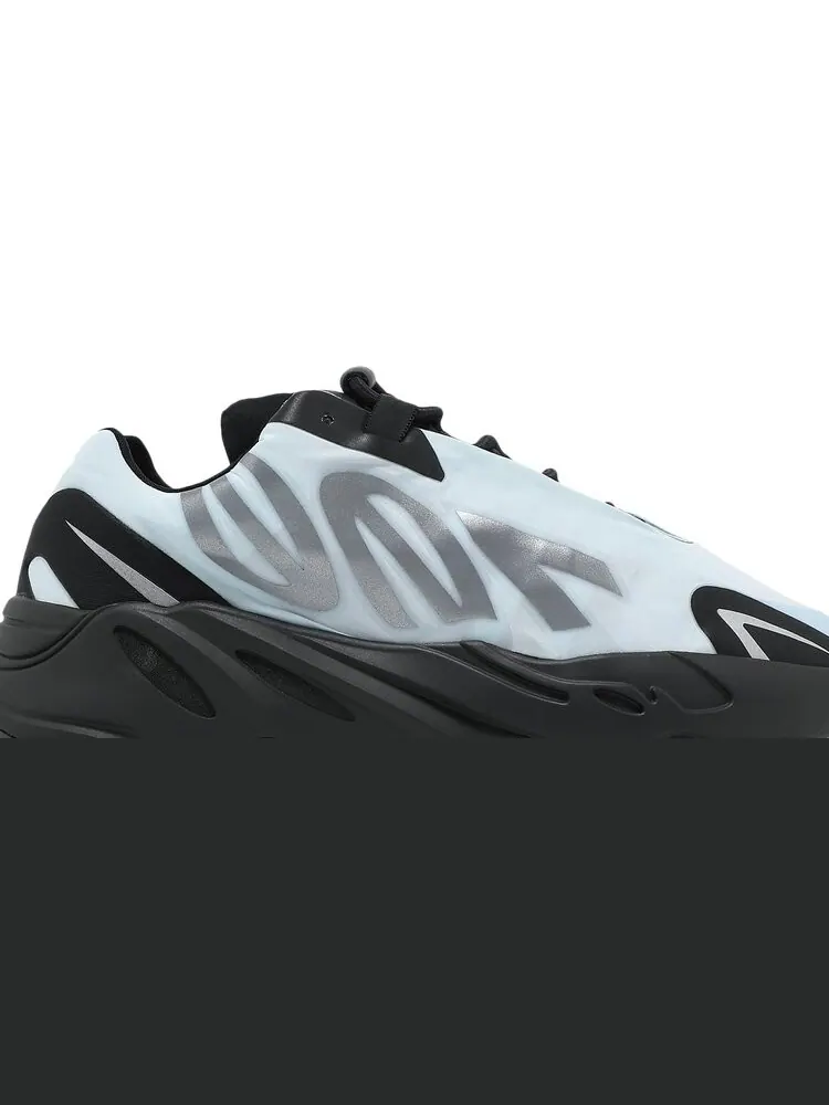 Кроссовки Adidas Yeezy Boost 700 MNVN 'Blue Tint' — изображение 2 из 10, синий