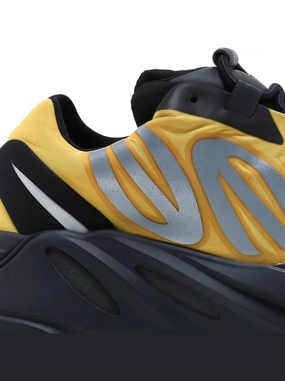 Кроссовки Yeezy Boost 700 MNVN Honey Flux — изображение 7 из 11, желтый
