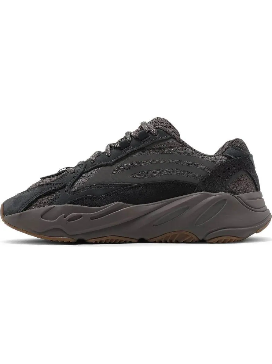 Кроссовки Yeezy Boost 700 V2 Mauve — изображение 2 из 10, бежевый