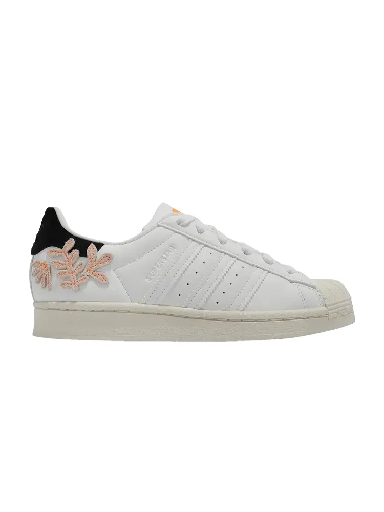 Кроссовки adidas Wmns Superstar 'Floral Patches - White Flash Orange' — изображение 1 из 1, белый/оранжевый/черный