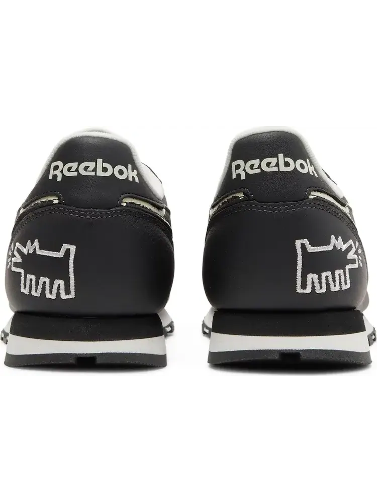 Кроссовки keith haring x classic leather 'dog blackboard chalk drawing' Reebok — изображение 6 из 8, серый