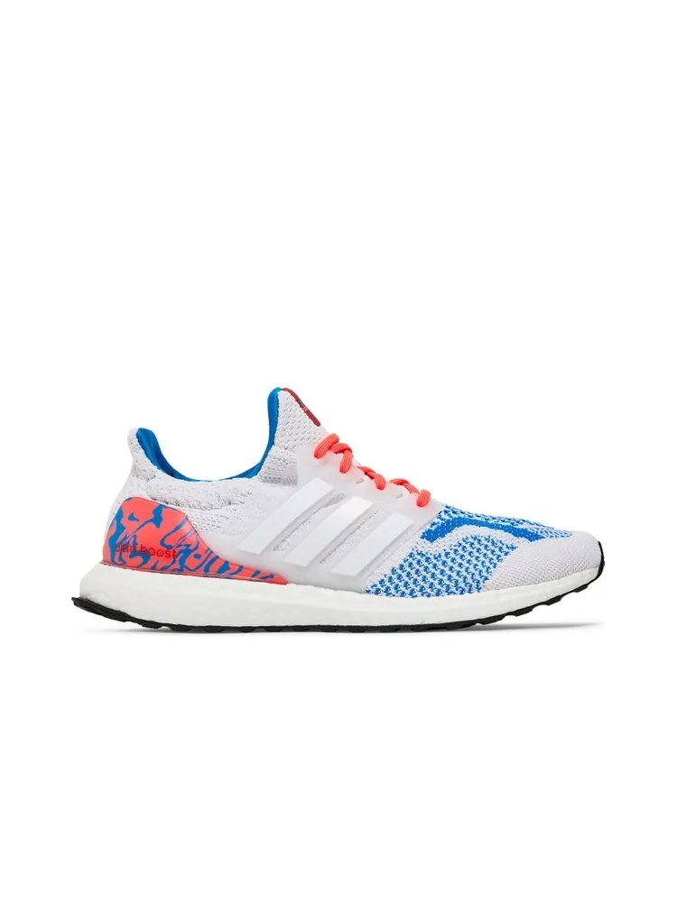 Кроссовки Adidas UltraBoost 5.0 DNA — изображение 1 из 4, белый