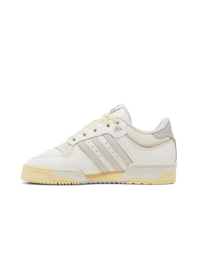 Кроссовки Adidas Rivalry Low 86 — изображение 3 из 4, белый