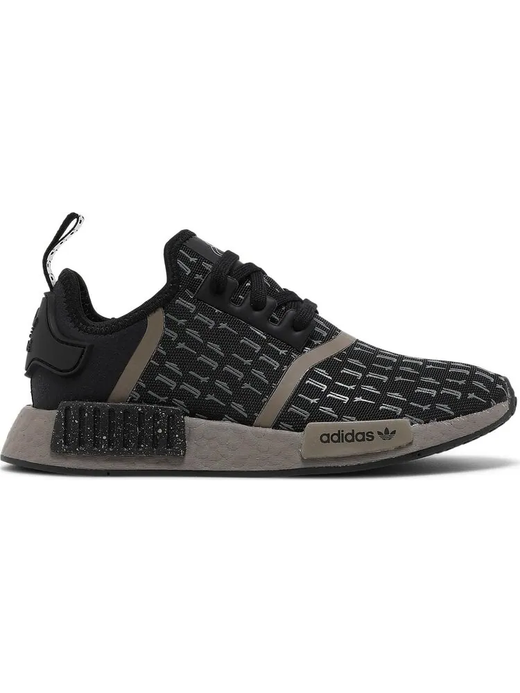 Кроссовки Adidas Star Wars x NMD_R1 'Mandolarian' — изображение 1 из 8, черный
