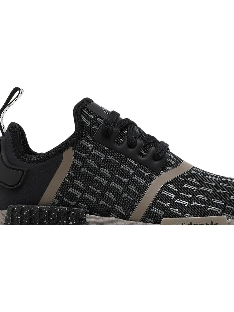 Кроссовки Adidas Star Wars x NMD_R1 'Mandolarian' — изображение 2 из 8, черный