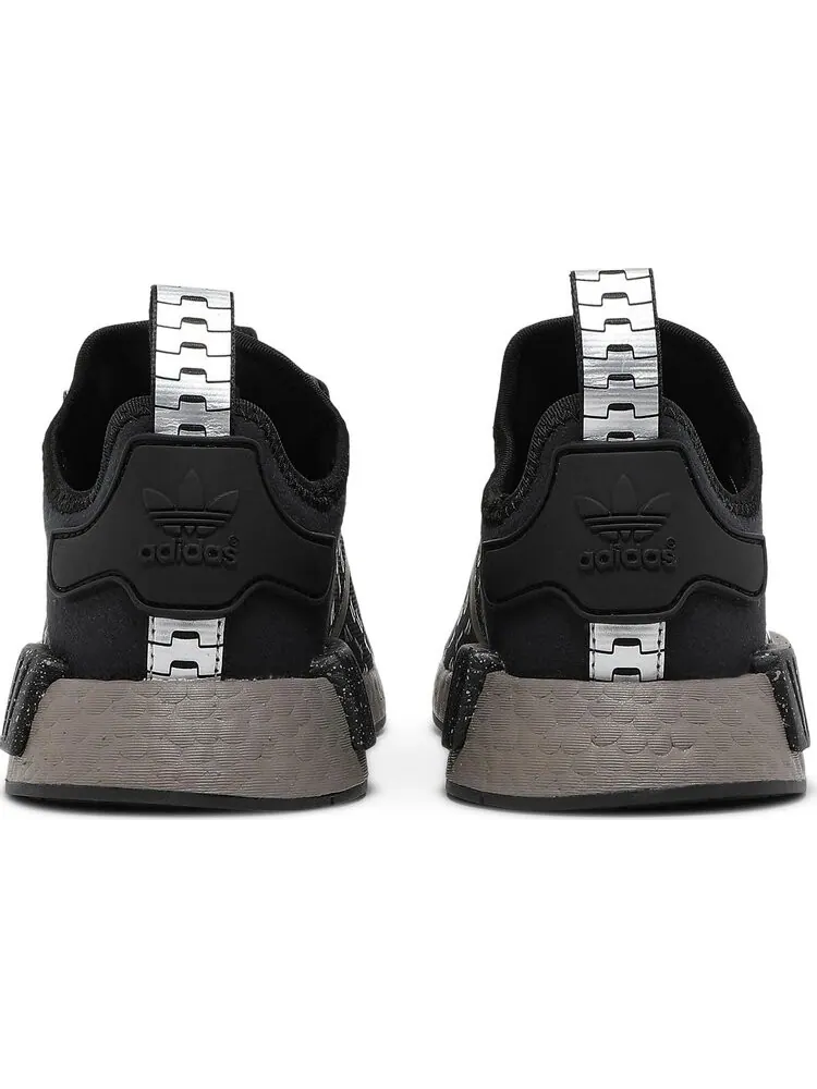 Кроссовки Adidas Star Wars x NMD_R1 'Mandolarian' — изображение 6 из 8, черный