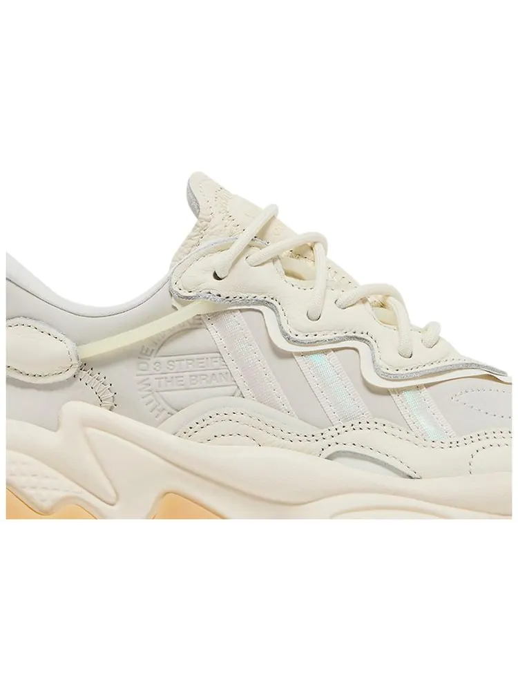 Кроссовки adidas Wmns Ozweego 'Off-White Gum' — изображение 2 из 8, белый