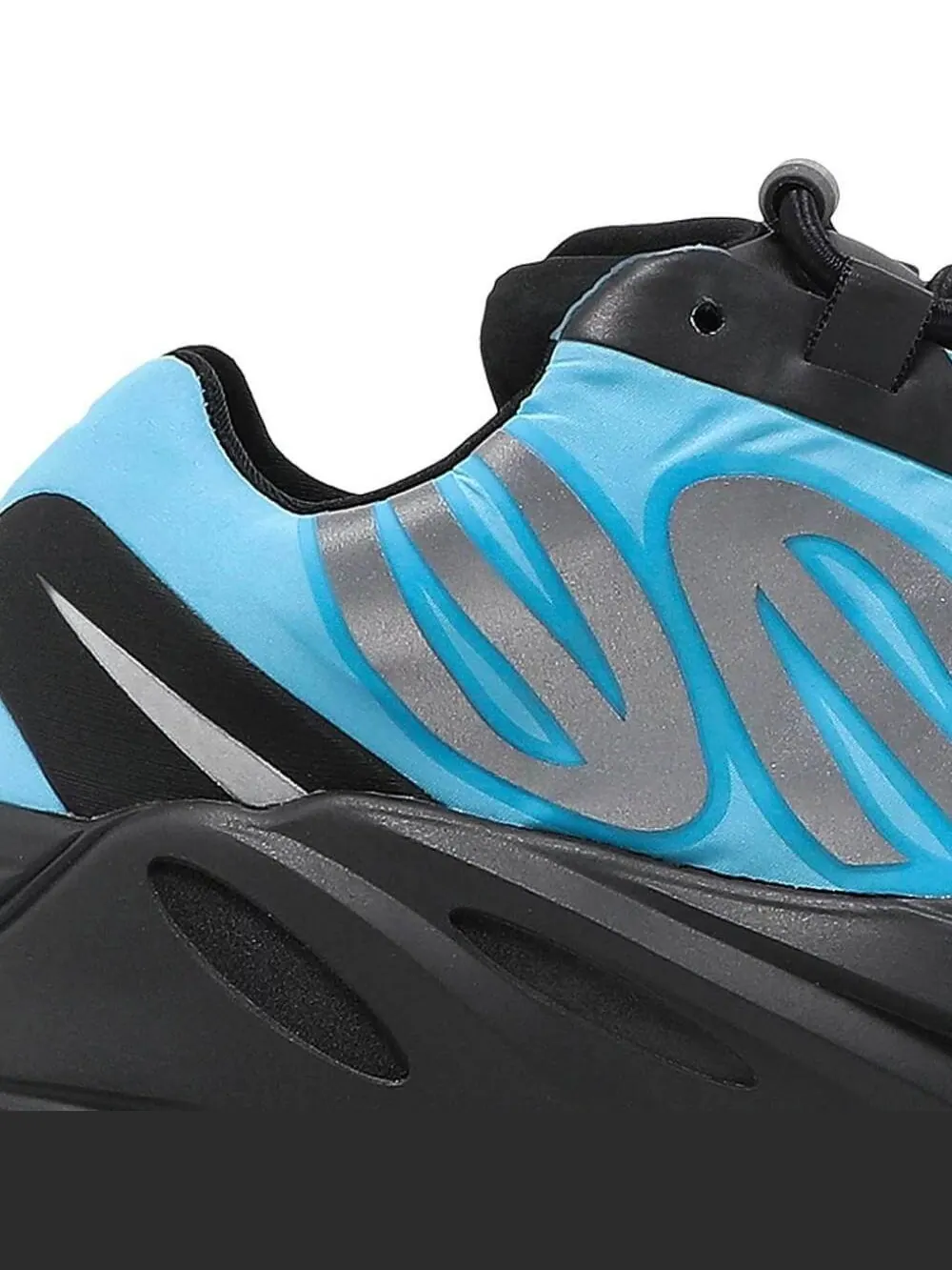 Кроссовки Yeezy Boost 700 MNVN Bright Cyan — изображение 6 из 10, синий