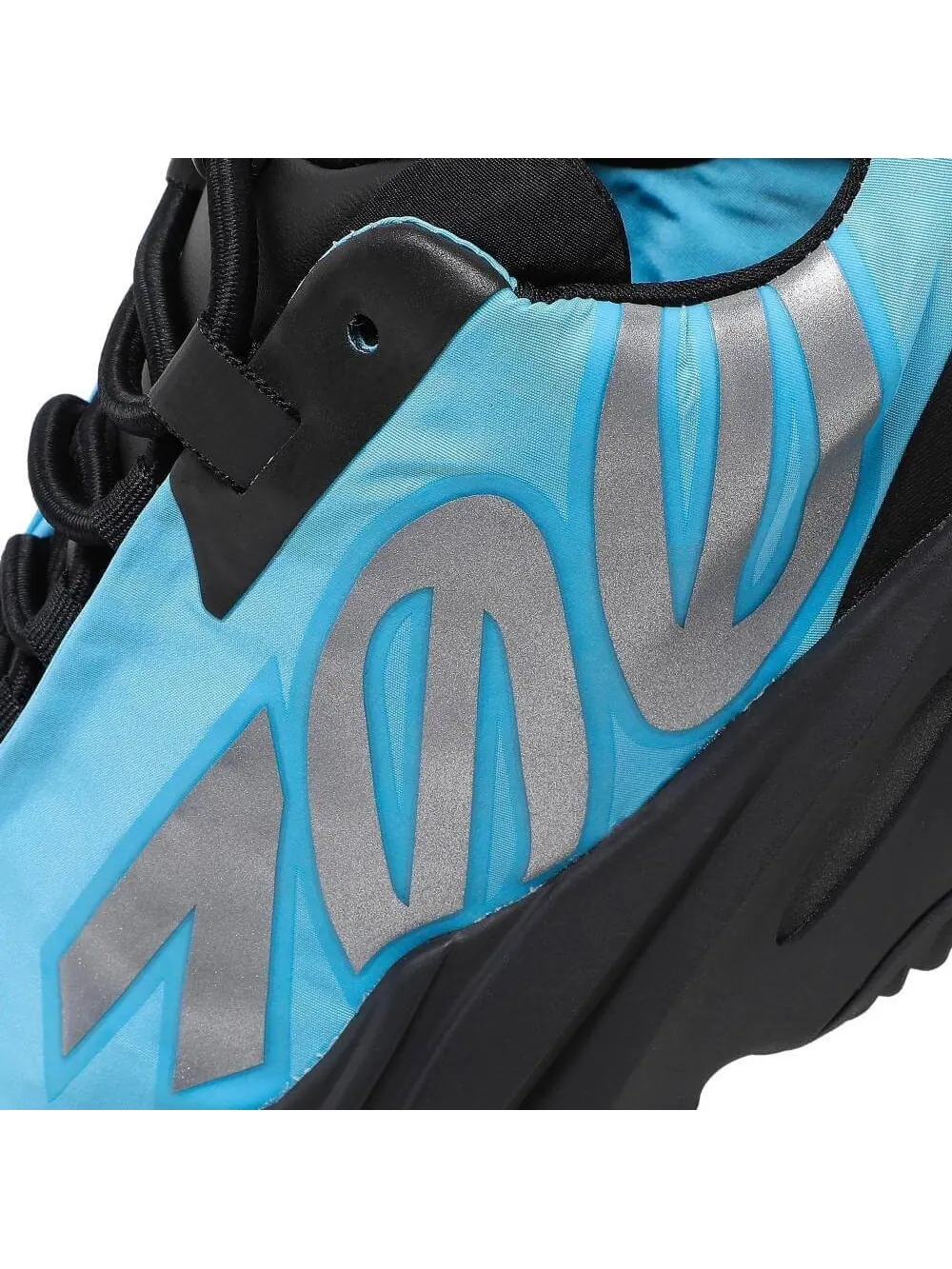 Кроссовки Yeezy Boost 700 MNVN Bright Cyan — изображение 7 из 10, синий