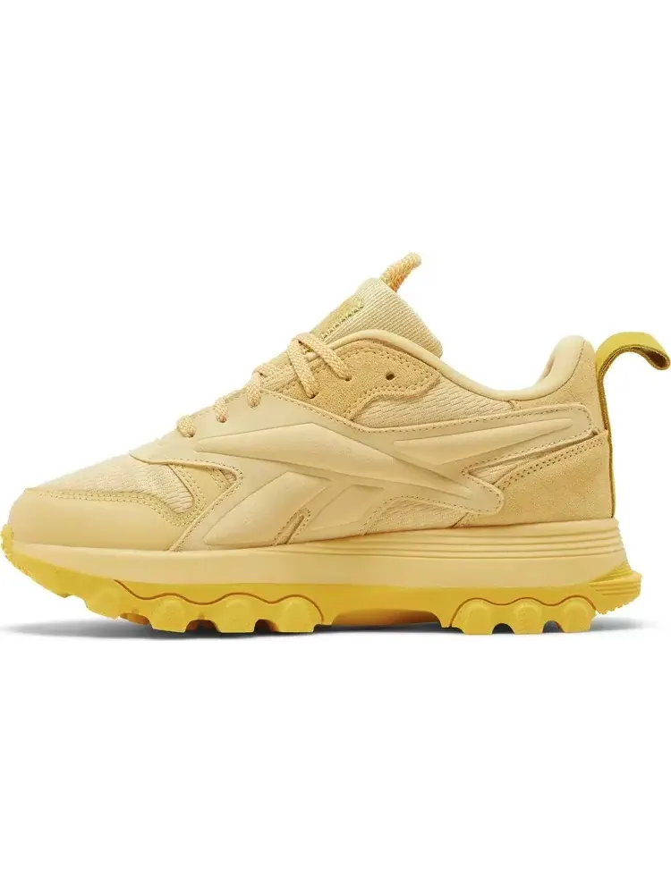 Кроссовки cardi b x classic leather v2 big kid 'weathered yellow' Reebok — изображение 3 из 8, желтый