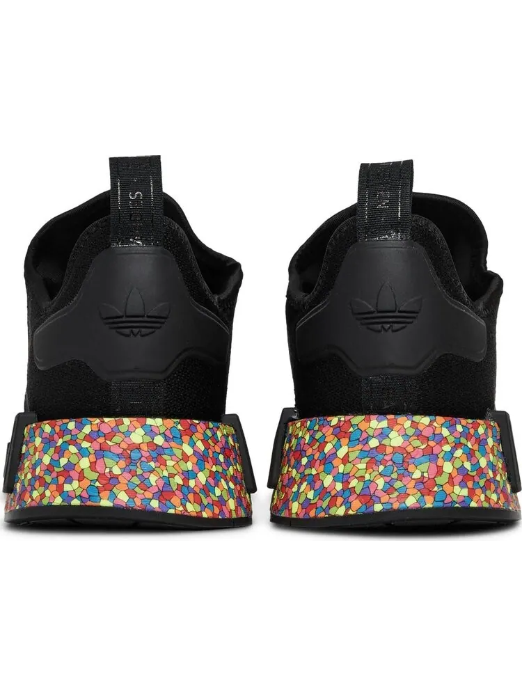 Кроссовки Adidas NMD_R1 'Mosaic Boost Pack' — изображение 6 из 8, черный