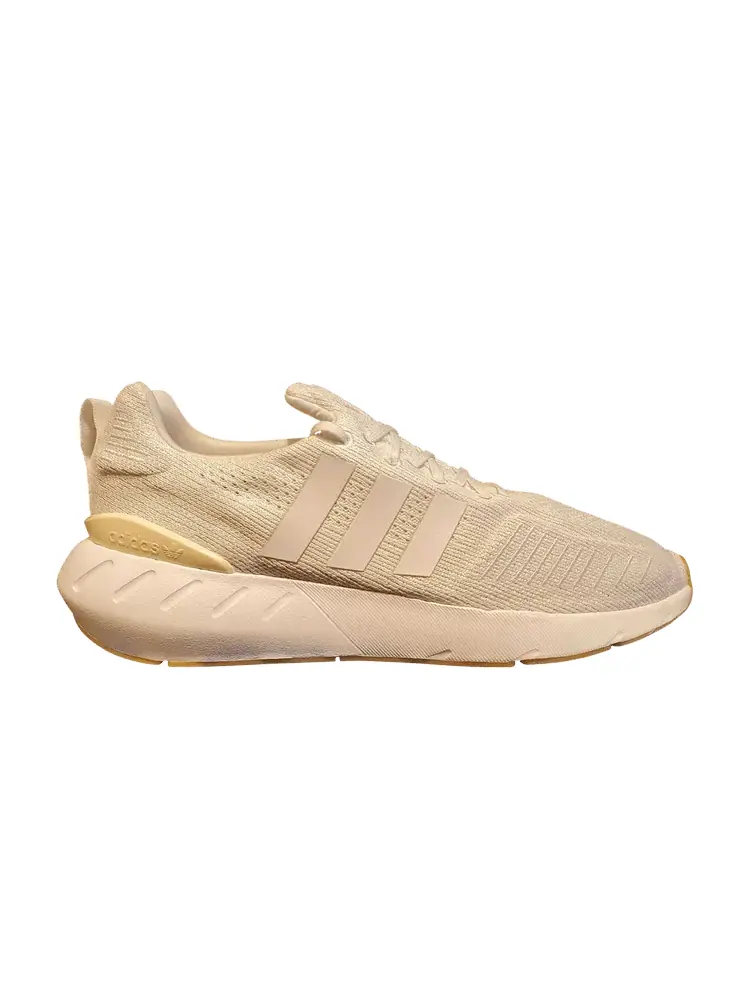 Кроссовки adidas Swift Run 22 'Wonder White Gum' — изображение 1 из 1, белый/белый