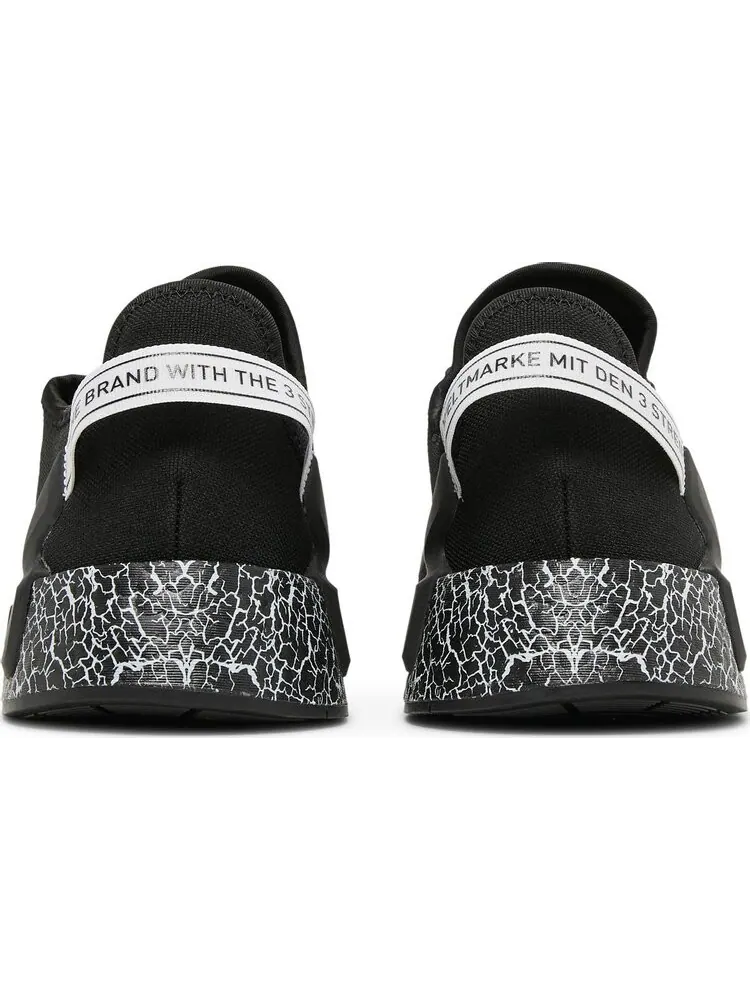 Кроссовки Adidas NMD_R1 V2 'Crackled - Black Carbon' — изображение 6 из 8, черный