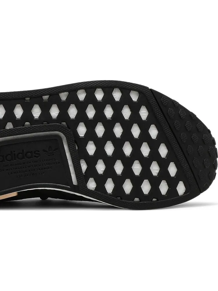 Кроссовки Adidas Wmns NMD_R1 'Black Carbon' — изображение 5 из 8, черный