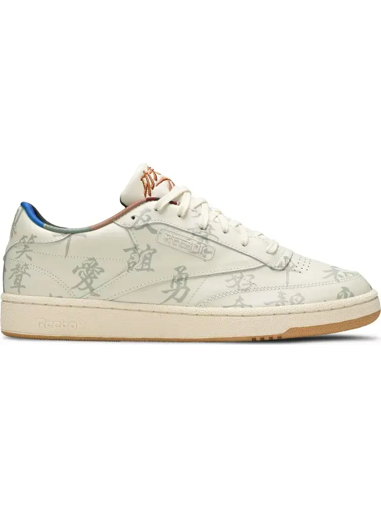 Кроссовки Reebok Club C 85 'Kung Fu Panda Chinese Calligraphy' — изображение 1 из 8, белый