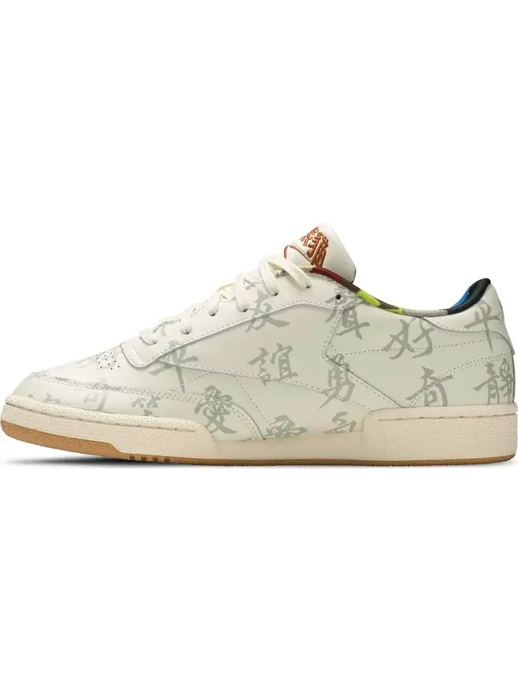 Кроссовки Reebok Club C 85 'Kung Fu Panda Chinese Calligraphy' — изображение 3 из 8, белый
