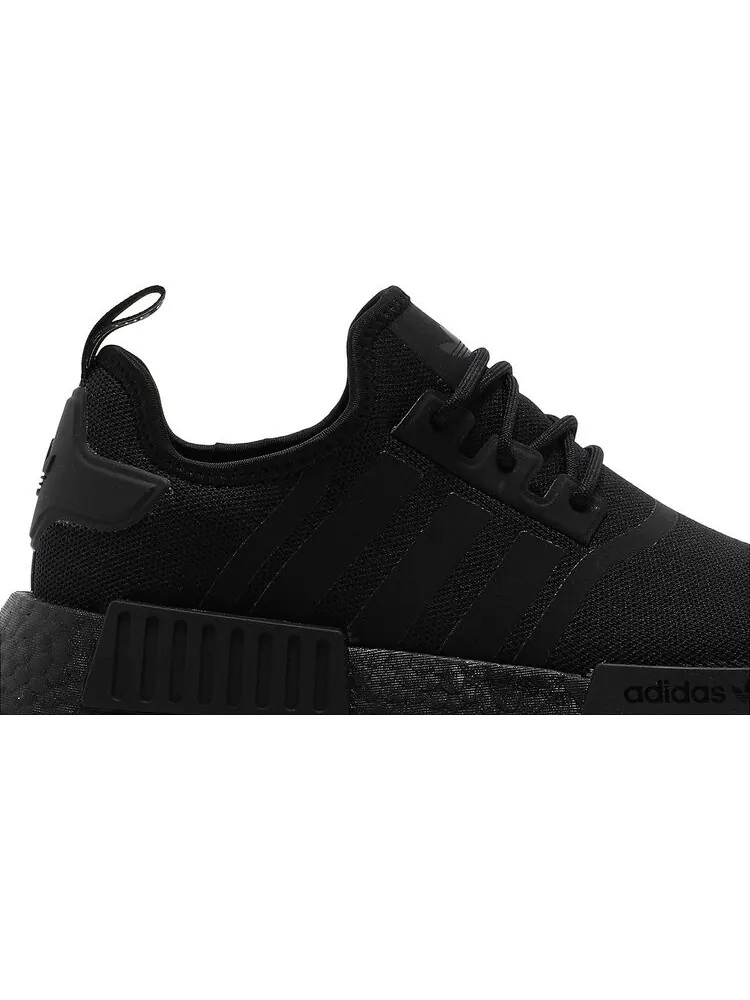 Кроссовки Adidas NMD_R1 'Triple Black' — изображение 2 из 8, черный