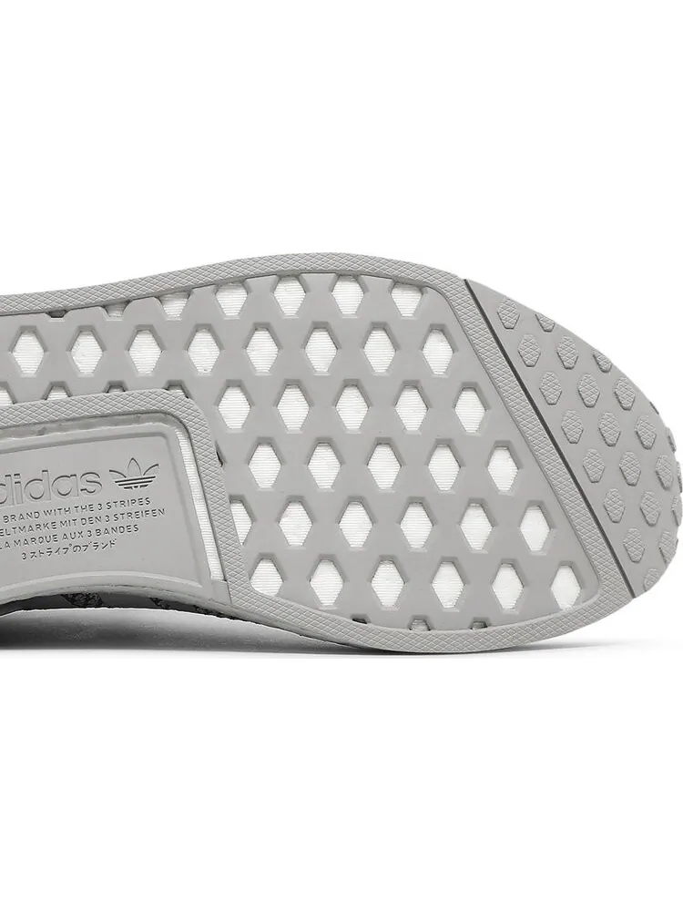 Кроссовки Adidas NMD_R1 'Solid Grey' — изображение 5 из 8, серый