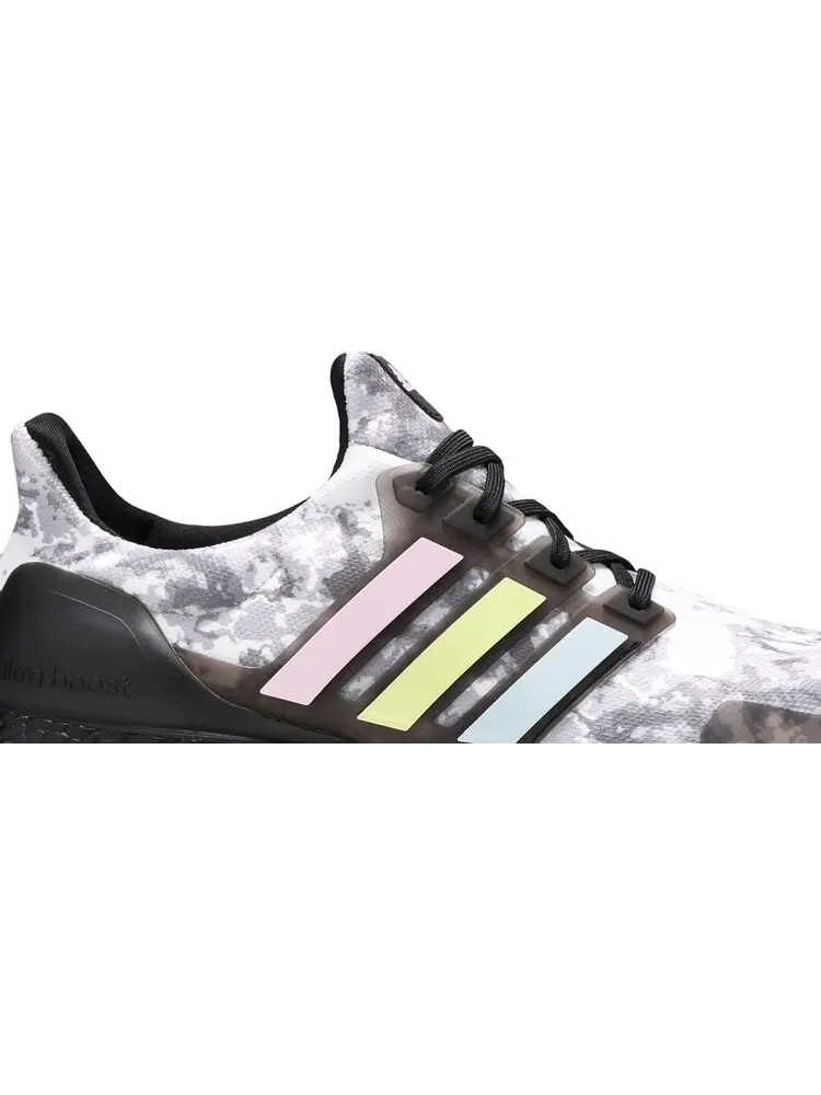 Кроссовки Adidas UltraBoost 'Black Camo' — изображение 2 из 8, черный