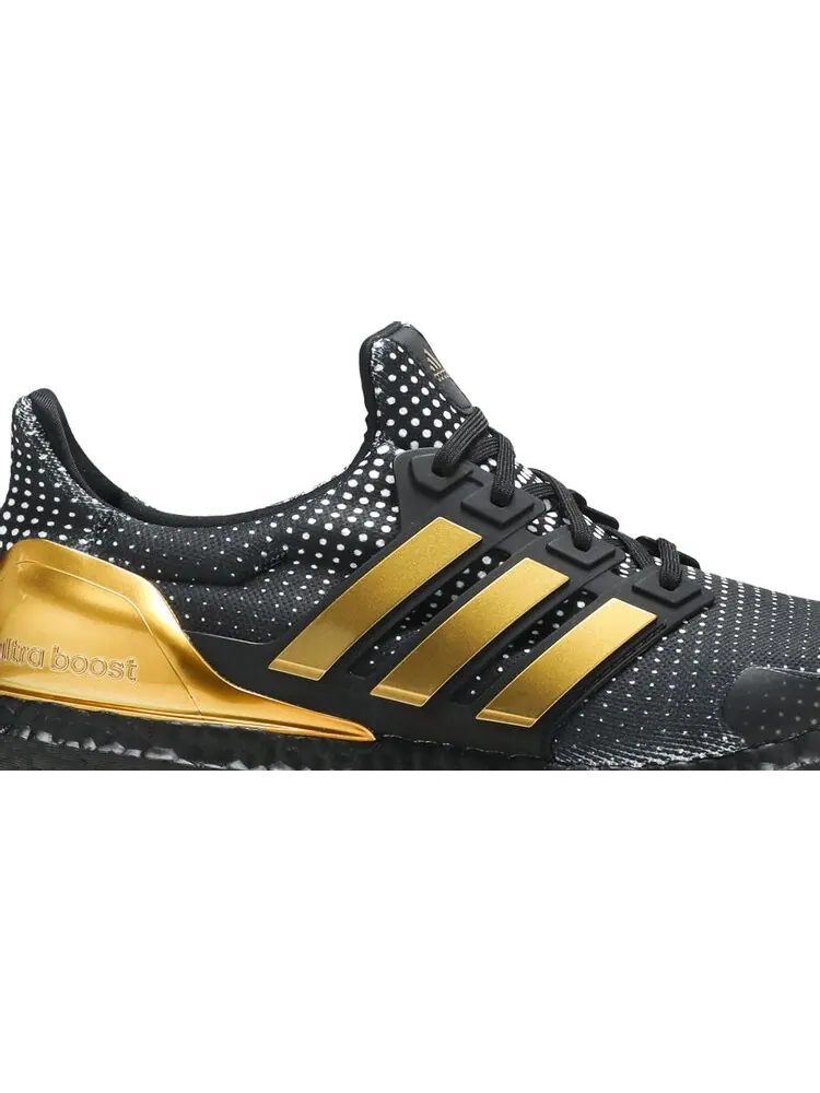 Кроссовки Adidas Pat Mahomes x UltraBoost DNA 'Black Gold' — изображение 2 из 8, черный