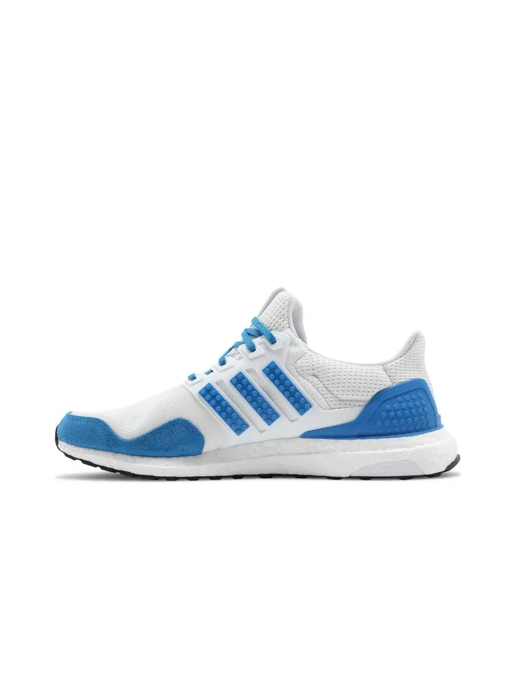 Кроссовки Adidas LEGO x UltraBoost — изображение 3 из 4, белый