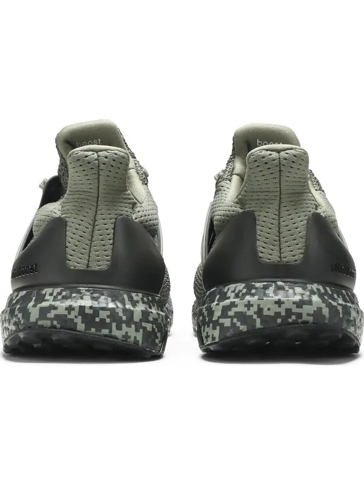 Кроссовки Adidas UltraBoost DNA 'Digital Camo - Legend Earth' — изображение 6 из 8, зеленый