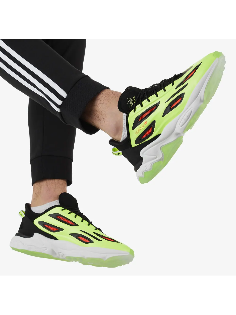 Кроссовки Adidas Ozweego Celox 'Solar Yellow' — изображение 2 из 7, желтый