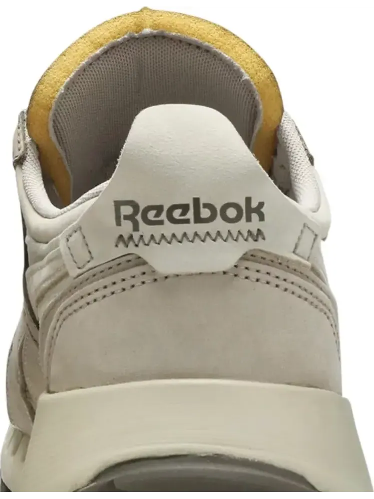 Кроссовки pleasures x classic leather legacy 'california desert' Reebok — изображение 7 из 8, загар