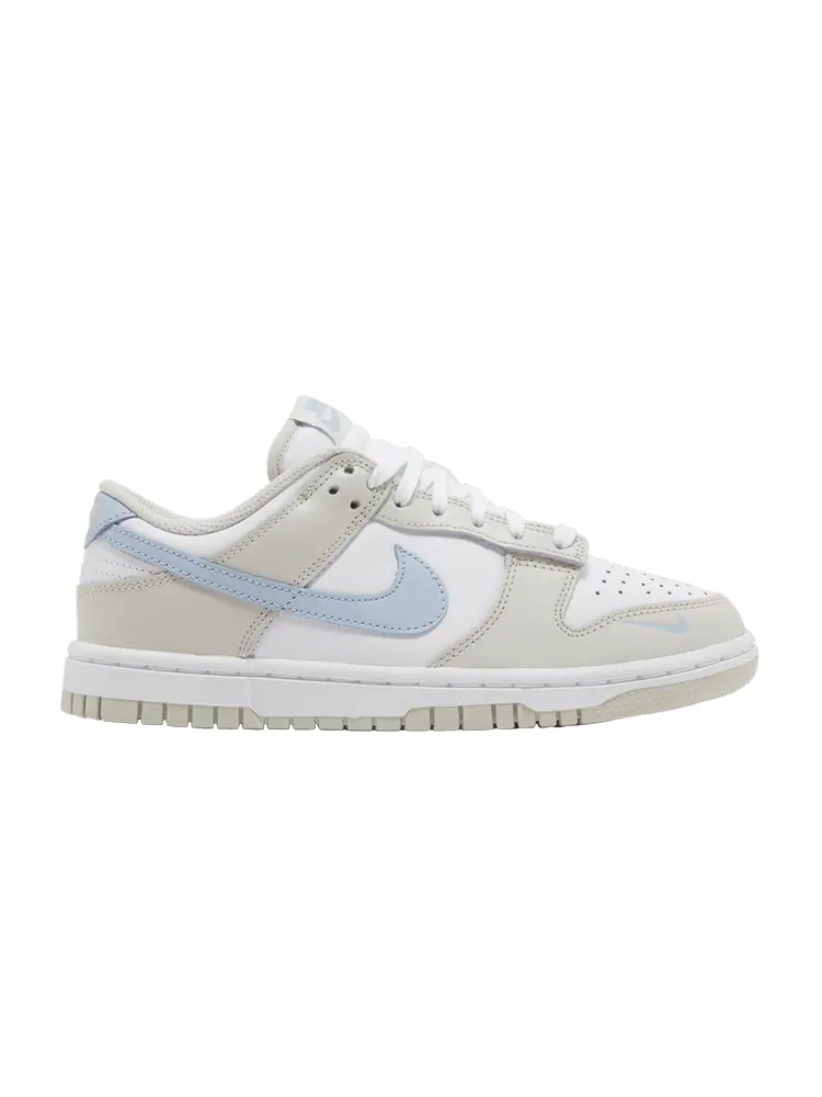 Кроссовки Nike Wmns Dunk Low 'Light Bone Armory Blue' — изображение 1 из 9