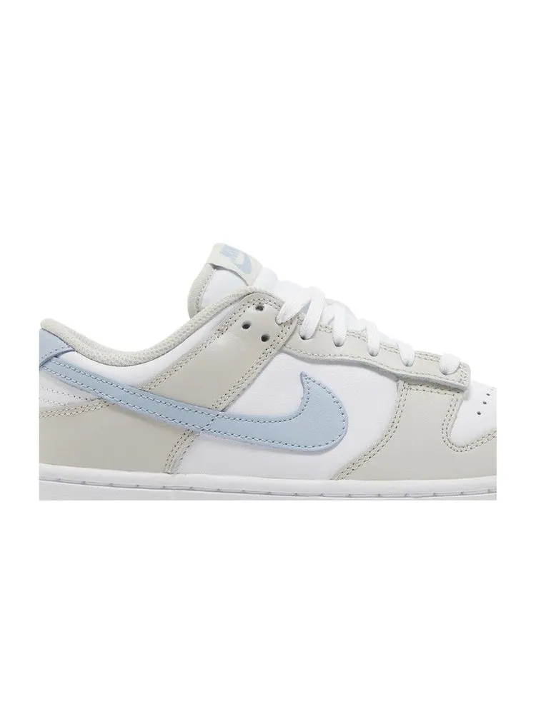 Кроссовки Nike Wmns Dunk Low 'Light Bone Armory Blue' — изображение 3 из 9