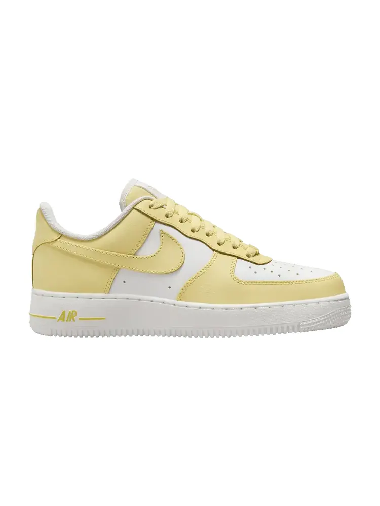 Кроссовки Nike Air Force 1 Low 'Light Lemon Venom' — изображение 1 из 1, светлый/белый/светлый