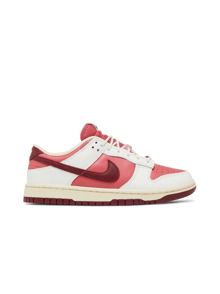 Кроссовки Nike Wmns Dunk Low 'Valentine's Day 2024 Alternate' — изображение 2 из 9, красный/розовый