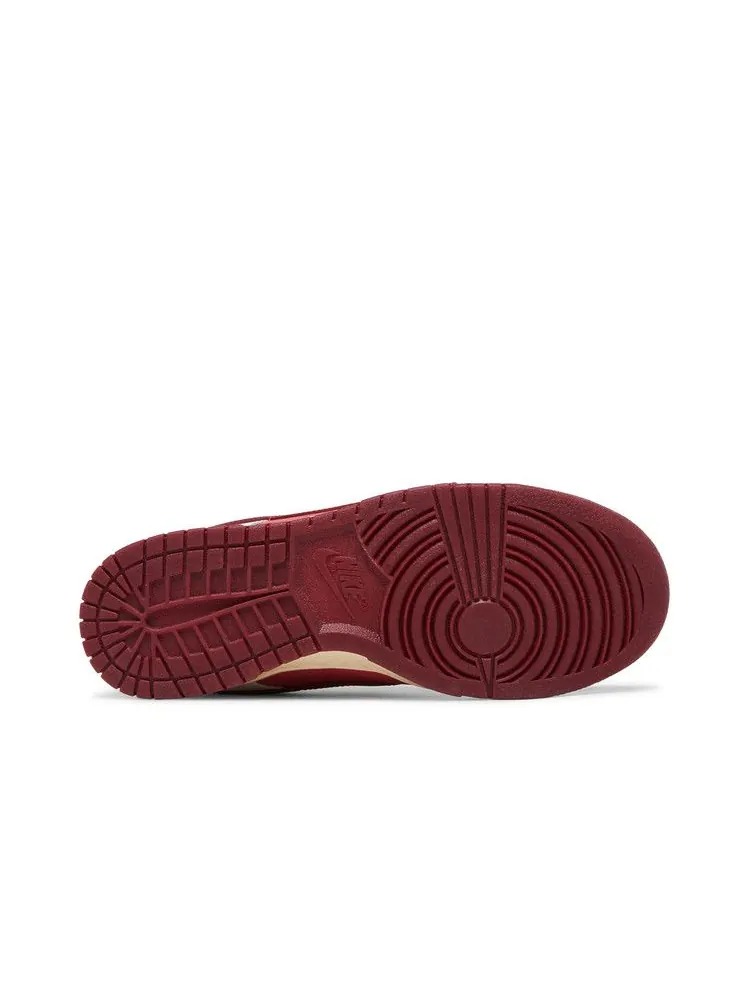 Кроссовки Nike Wmns Dunk Low 'Valentine's Day 2024 Alternate' — изображение 5 из 9, красный/розовый