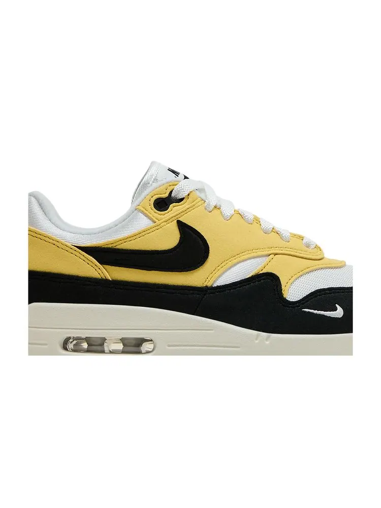 Кроссовки Wmns Air Max 1 '87 Textile 'Saturn Gold Black' — изображение 2 из 8, желтый