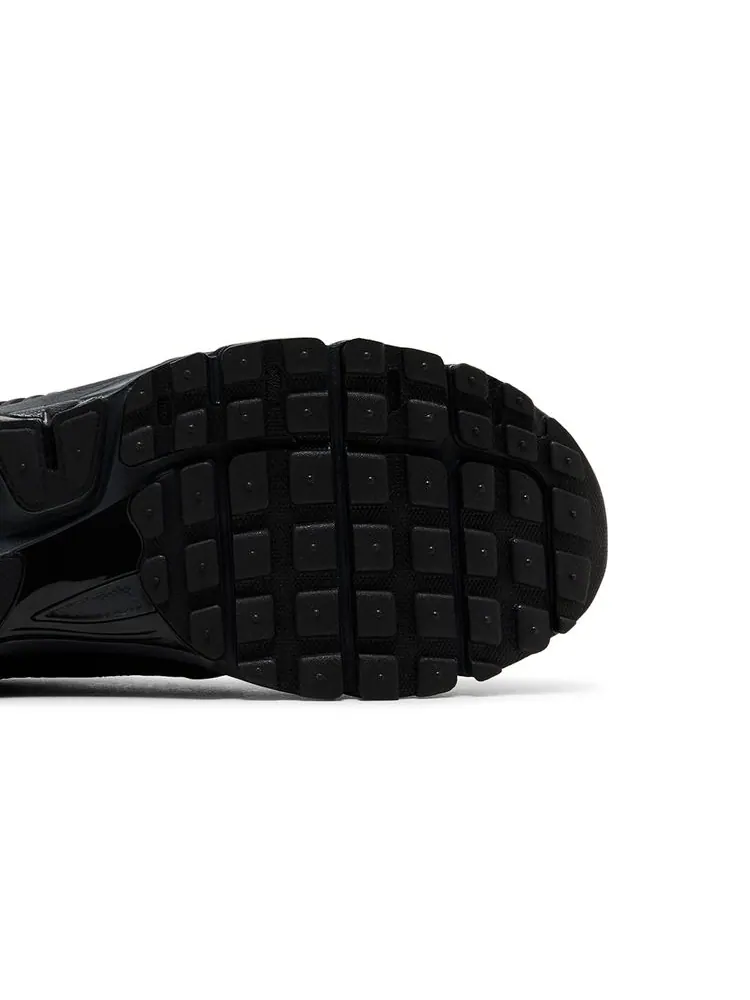 Кроссовки Air Zoom Vomero 5 'Black Anthracite' — изображение 5 из 8, черный
