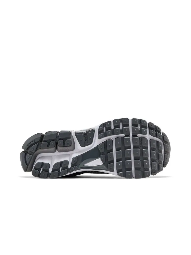 Кроссовки Air Zoom Vomero 5 'Cool Grey' — изображение 4 из 8, серый