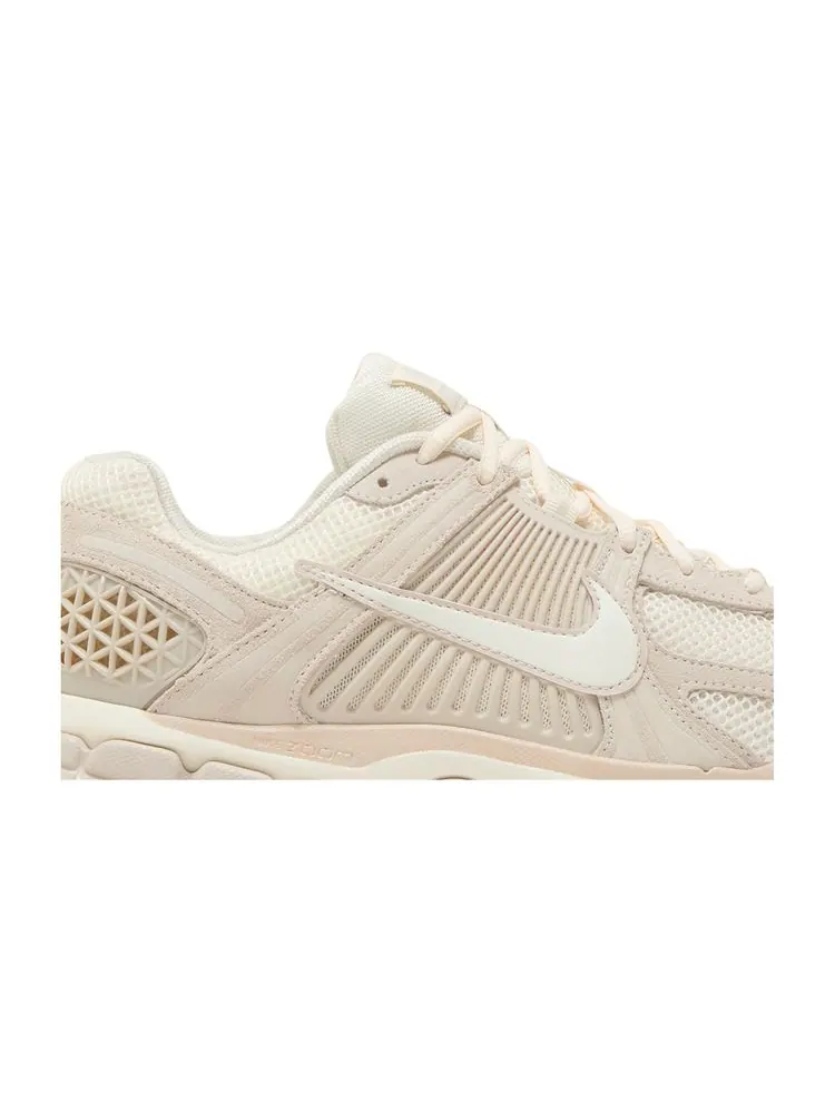 Кроссовки Air Zoom Vomero 5 'Light Orewood Brown' — изображение 2 из 8, светлый коричневый