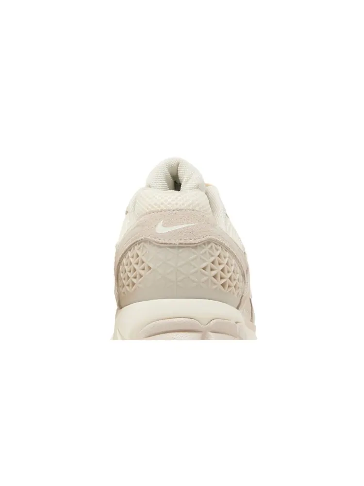 Кроссовки Air Zoom Vomero 5 'Light Orewood Brown' — изображение 7 из 8, светлый коричневый