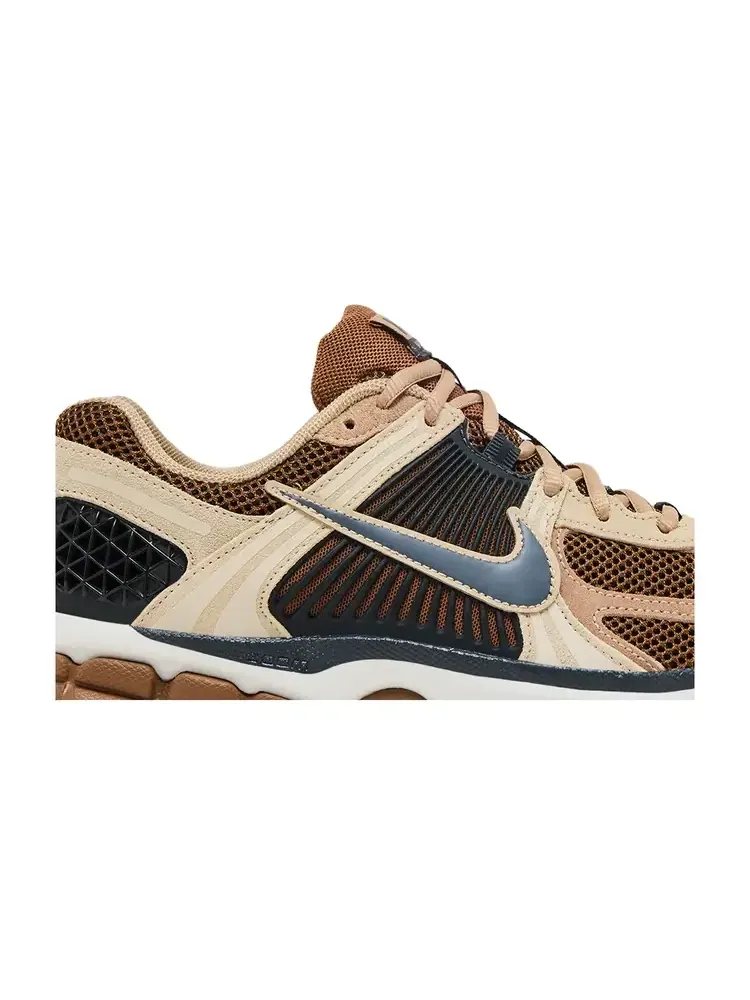 Nike Air Zoom Vomero 5 'Light British Tan Khaki' — изображение 2 из 8, бежевый