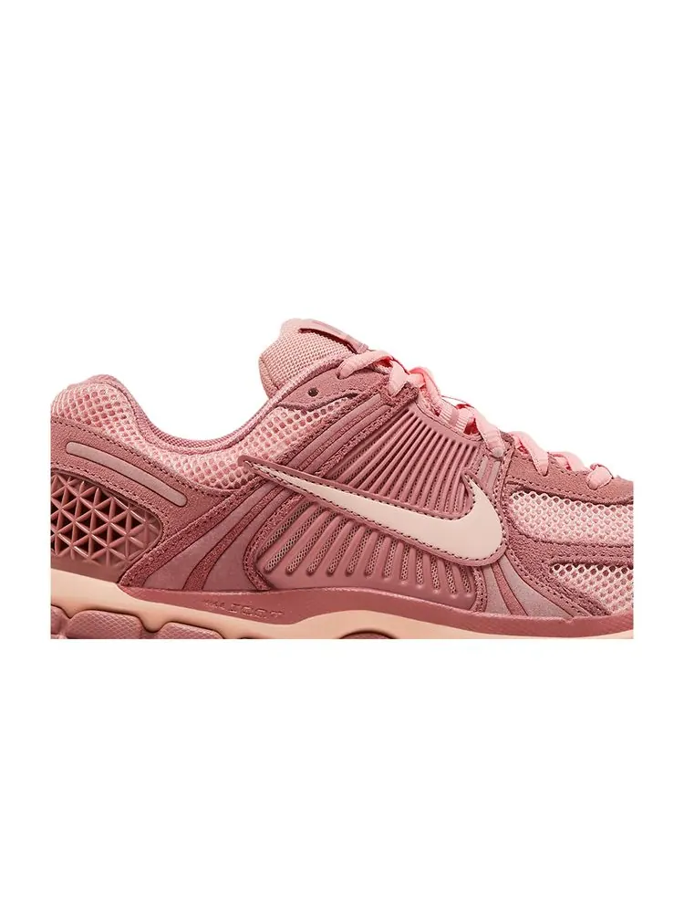 Кроссовки Air Zoom Vomero 5 'Red Stardust' — изображение 2 из 8, красный